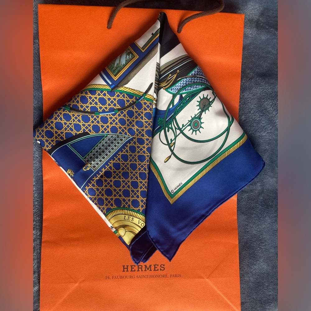 Hermès Silk Scarf –“La Térée” by Françoise de la Perrière | Paper Bag included - Picture 10 of 13